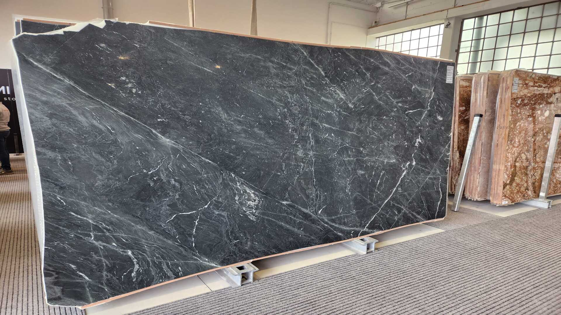 caressi-verde-lastra